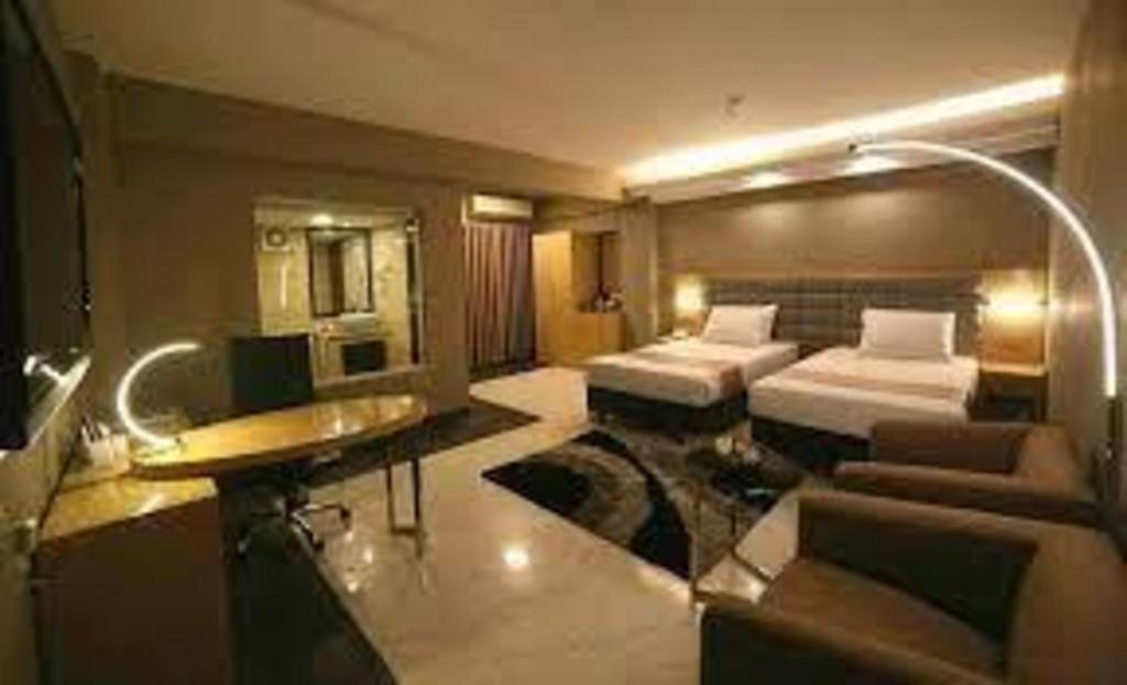 Hotel Castle Salam Khulna Екстер'єр фото