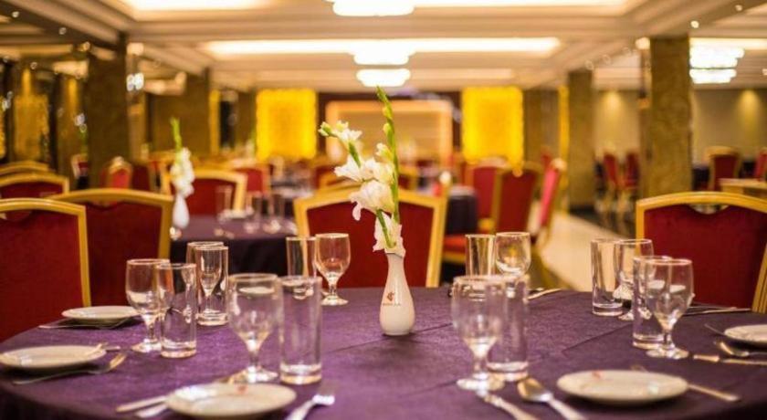 Hotel Castle Salam Khulna Екстер'єр фото
