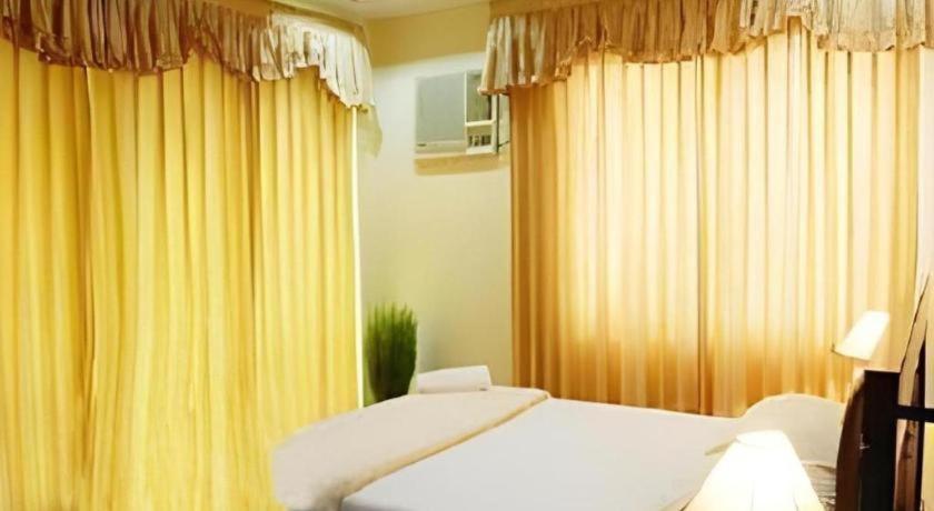 Hotel Castle Salam Khulna Екстер'єр фото